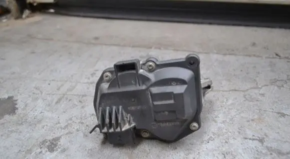 Renault Trafic III (X82) Throttle valve 147B08010R