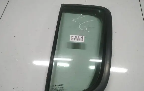 Renault Clio III Rear vent window glass AS2