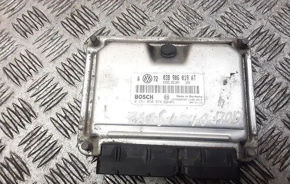 Volkswagen Golf IV Engine control unit/module 038906019at 0281010974