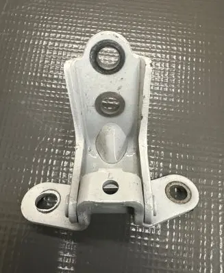 KIA Sportage Front door lower hinge 