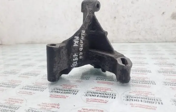 Seat Alhambra (Mk1) Power steering pump mounting bracket 028145531D