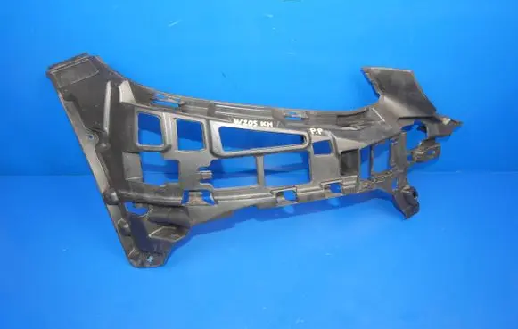 Mercedes-Benz C W205 Front bumper mounting bracket A2058850665