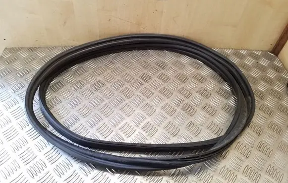 Seat Leon (1P) Trunk rubber seal (body) 