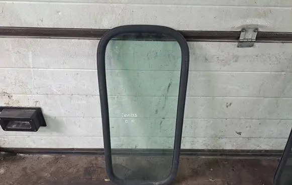 Fiat Ducato Rear side window DOT37AS2M42 43R000588