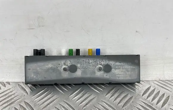 BMW 3 E46 Aerial antenna amplifier 6912826 823765004