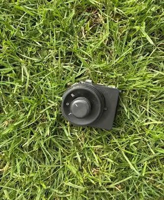 Opel Astra J Wing mirror switch 13271827