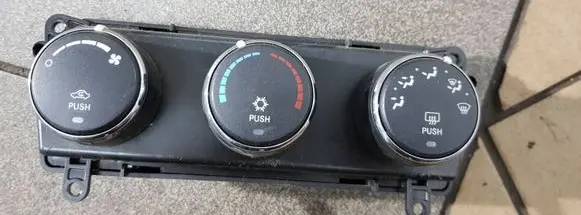 Dodge Nitro Climate control/heater control trim 55111884AE 58024M