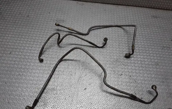 Fuel injector supply line/pipe