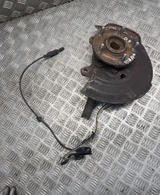 Toyota Avensis T270 Front wheel hub 4230405141