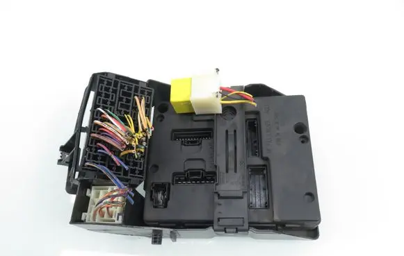 Renault Scenic I Central body control module 8200029342B S108502610G 7703397911