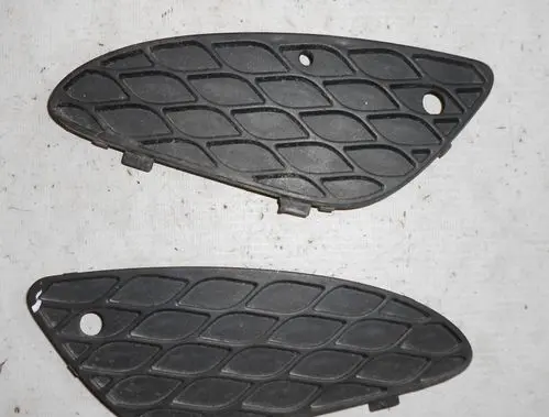 Mercedes-Benz E W211 Front bumper lower grill A2118850353 A2118850253