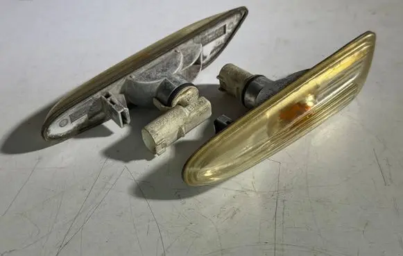 BMW 5 E60 E61 Front fender indicator light 6923920 7165741