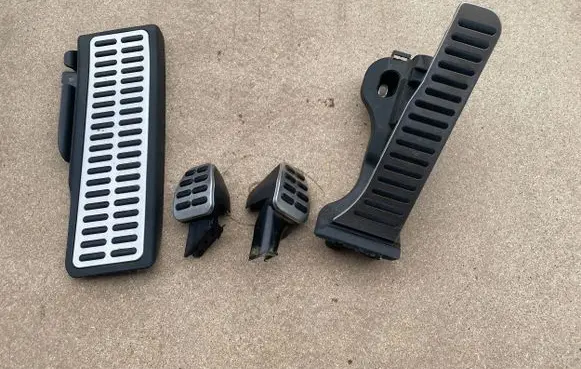 Volkswagen Golf V Foot rest pad/dead pedal 1K1864551