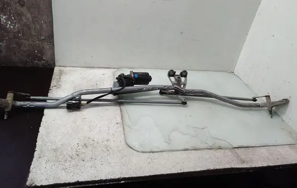 Opel Meriva A Front wiper linkage and motor 