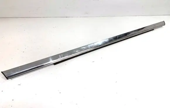 Jeep Grand Cherokee Loading door glass trim molding 55399293AE