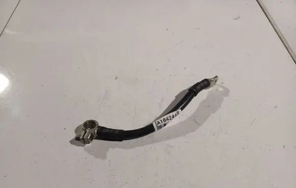 Audi A6 S6 C6 4F Positive cable (battery) 