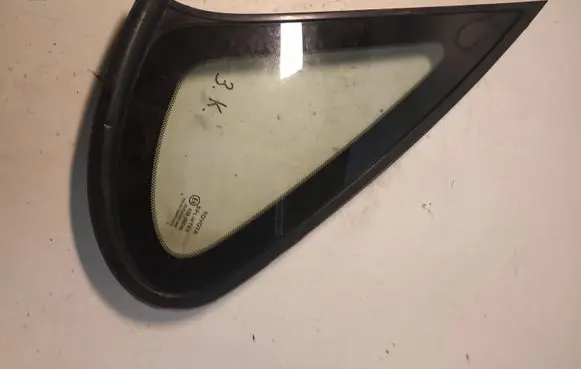 Toyota Avensis T220 Rear side window 43R00048