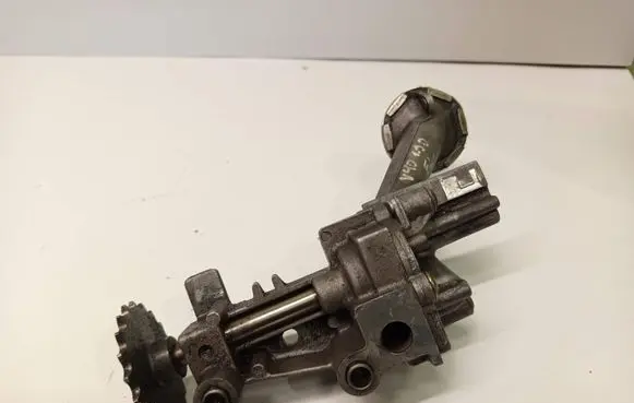 Volvo S40, V40 Oil pump 7700600251 7700600252