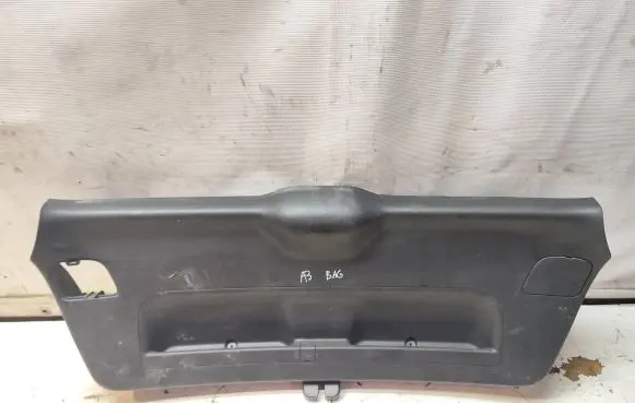 Audi A3 S3 8P Tailgate trim 8P4867979D