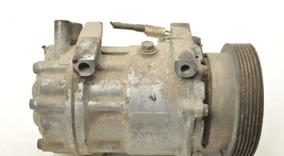 Dacia Duster Air conditioning (A/C) compressor (pump) 926000097R