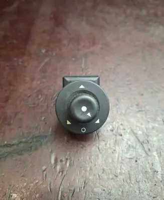 Citroen Xsara Picasso Wing mirror switch 185526