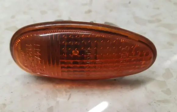 Mitsubishi Pajero Sport I Front fender indicator light 1132213 6R0190093