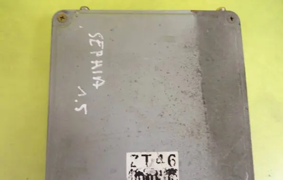 KIA Sephia Engine control unit/module ZT46