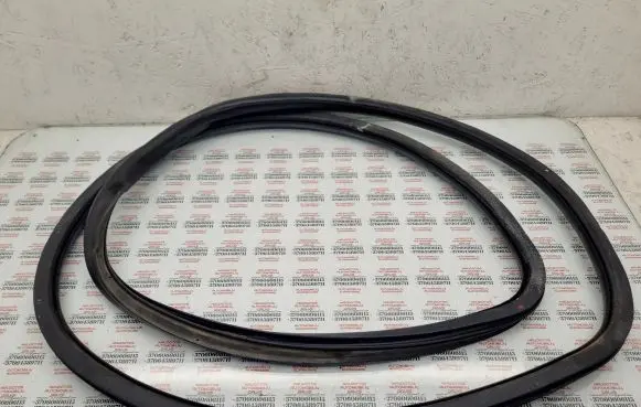 Seat Toledo III (5P) Front door rubber seal 5P0867365D