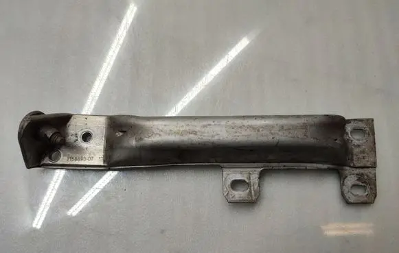 BMW 5 F10 F11 Front bumper mounting bracket 7158893