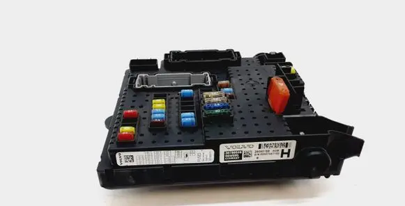 Volvo XC90 Fuse module 30786646