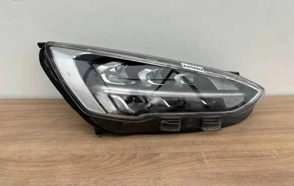 Ford Focus Headlight/headlamp JX7B13E014AE