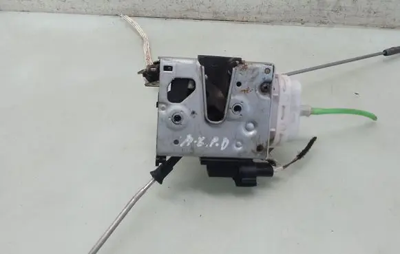 Audi A8 S8 D2 4D Front door lock 4D1837016D