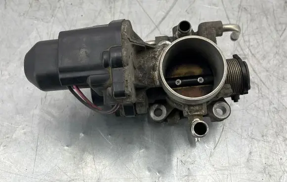 Toyota Prius (XW20) Throttle valve 21020