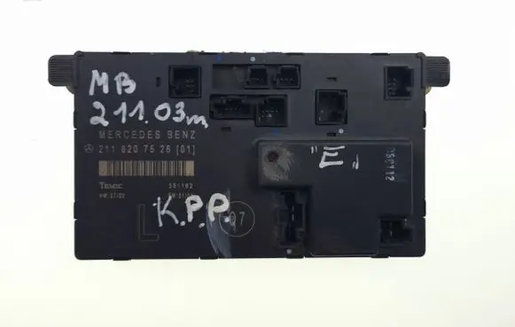 Mercedes-Benz E W211 Door control unit/module 2118207526