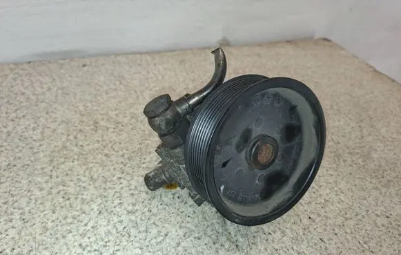 Mercedes-Benz R W251 Power steering pump 7693955229 A0044668301 527071128