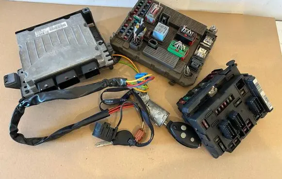 Citroen C5 Engine ECU kit and lock set 5WS40022ET 9644302380 9644803280