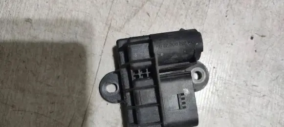 Mercedes-Benz A W176 Glow plug pre-heat relay A6519002203 1703001630008 51299056B
