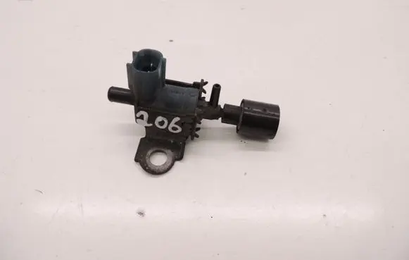 Toyota Avensis T220 Valve vacuum 9091012219 D206
