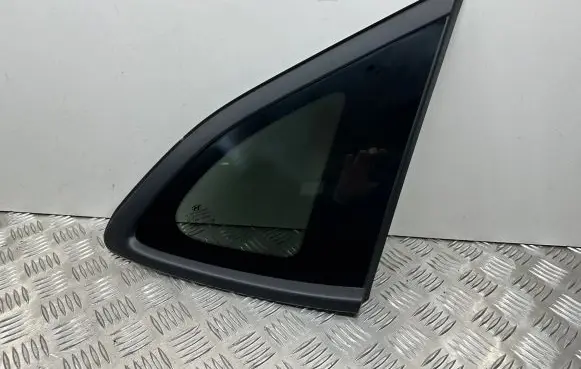 Hyundai Tucson TL Rear side window 43R000392 FX2RH