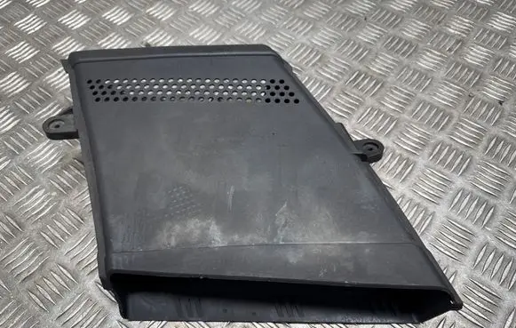 Audi Q5 SQ5 Air intake duct part 8R0129618J 8R0129618K