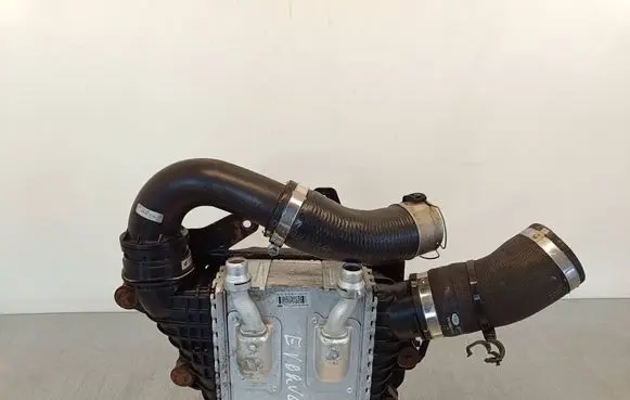 Land Rover Evoque I Intercooler radiator 2JXC5J7CZ GJ329L440AB