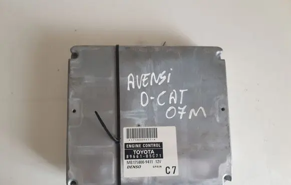 Toyota Avensis T250 Engine control unit/module 8966105C71