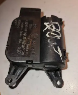 Volkswagen Golf V Air flap motor/actuator 0132801338 080904 9833827C