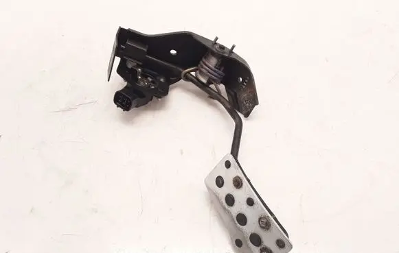 Toyota Corolla E120 E130 Accelerator throttle pedal 7811135030