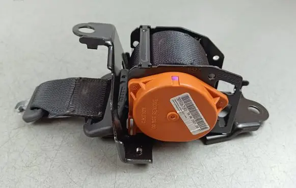 Suzuki SX4 S-Cross Middle seatbelt (rear) 509S0671R8