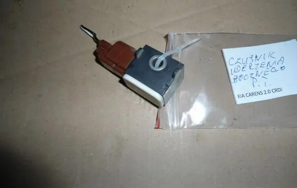 KIA Carens III Airbag deployment crash/impact sensor