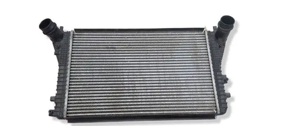 Volkswagen Touran II Intercooler radiator 1K0145803BM