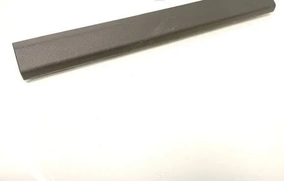 Front sill trim cover
