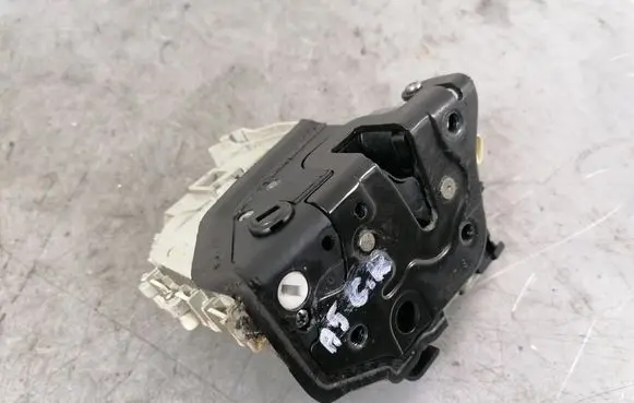 Audi A5 8T 8F Rear door lock 8K0839015C