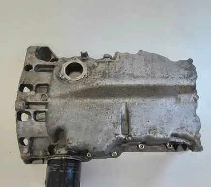 Volkswagen Golf VII Oil sump 04E103603 04E103603G